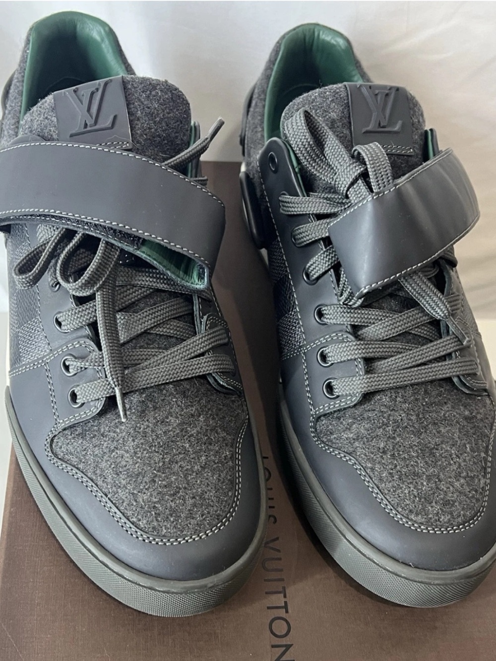 Authentic Louis Vuitton Gray Damier Graphite Elliptic Men's Sneakers Size LV 6